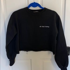 Cropped black sweatshirt